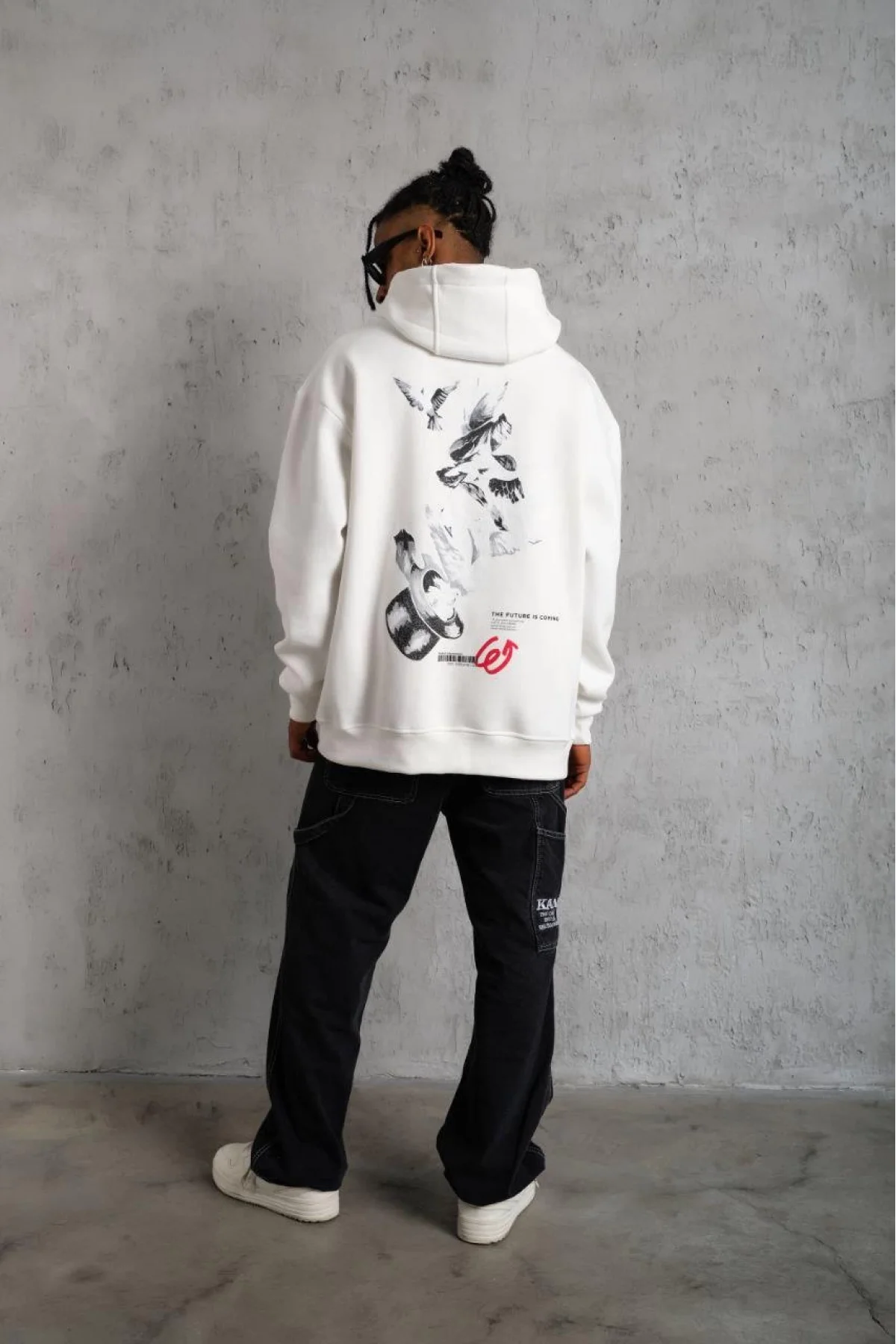 Adventure Unlimited Oversize Hoodie – Beyaz